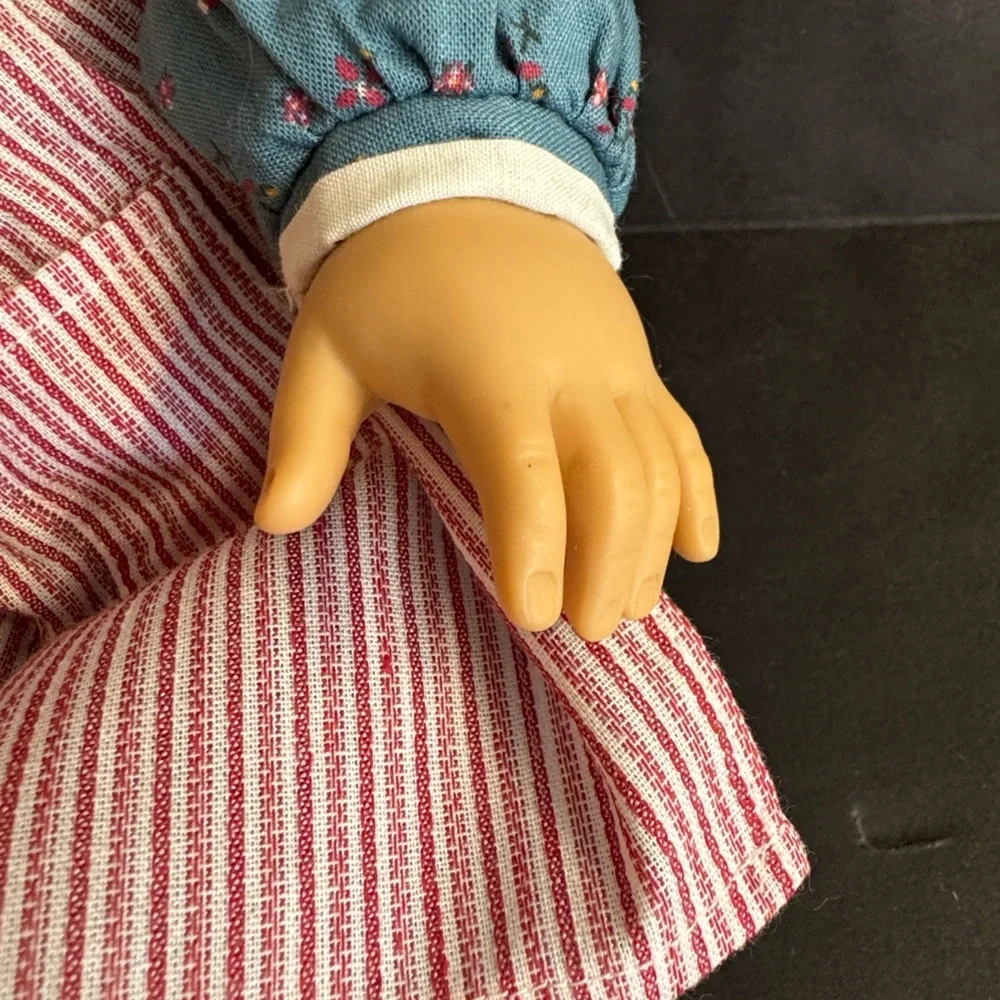 American Girl Vintage 1994 Retired Pleasant Company 18” Kirsten Larson doll.